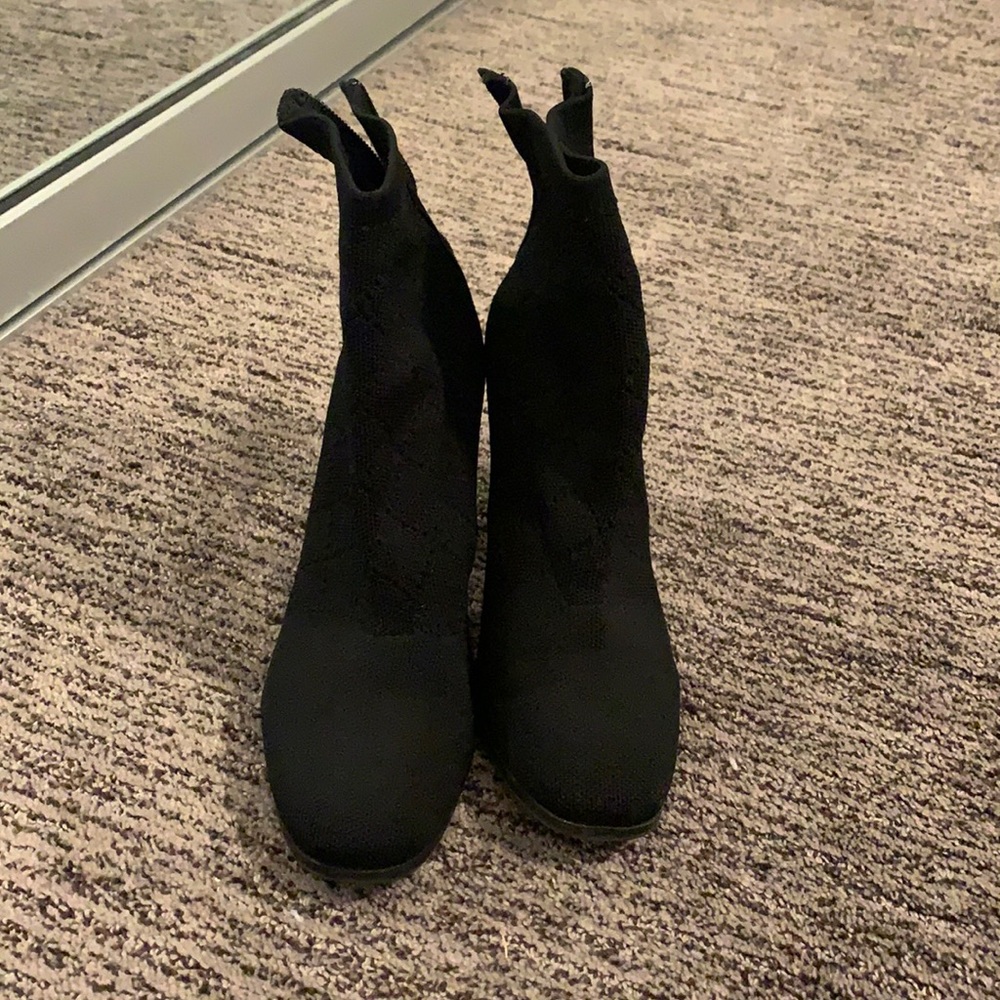 Black beautiful heeled boots